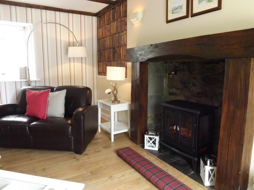 Hotel Smiddy House & Russell'S Restaurant Spean Bridge Exterior foto